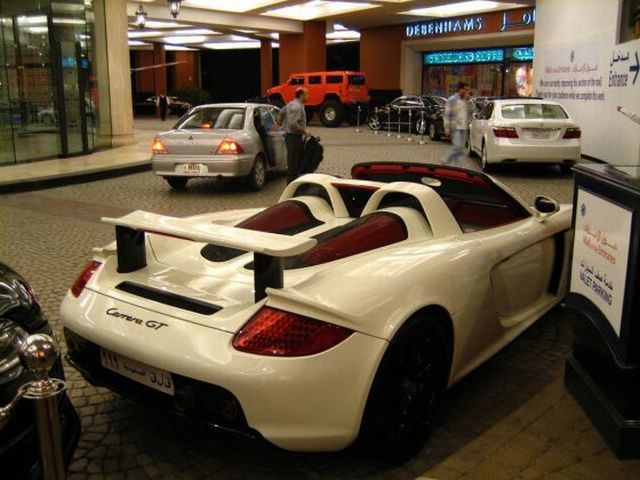 Porsche Carrera GT (fot. izismile.com)