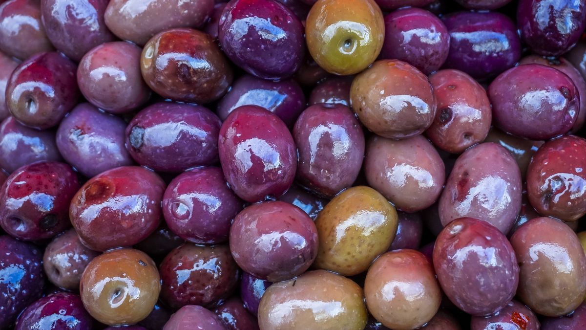 Brown olives for sale at market
Brown olives for sale at market, Brussels
Santiago Urquijo
place jourdan