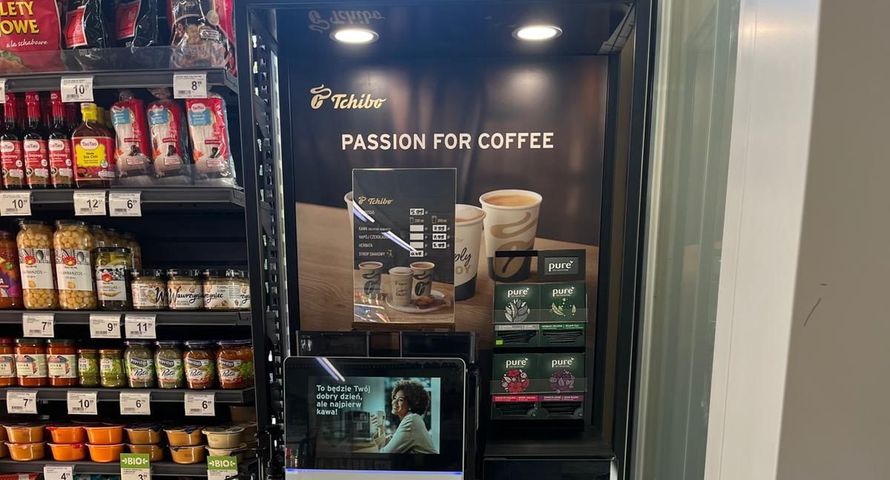 Carrefour Polska rozwija współpracę z Tchibo. Klienci napiją się świeżej kawy