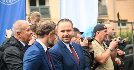Pierwsza ustawa na biurku Nawrockiego. "To zasadzka na prezydenta"