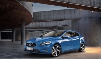 Volvo ogasza ceny V40 R-Design oraz Cross Country