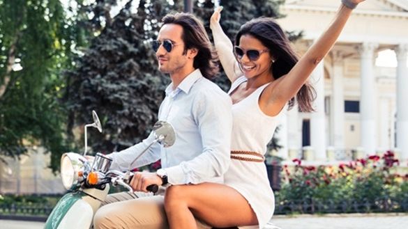 Wczasy pod gruszą to pieniądze, które pracodawca wypłaca jako dodatek do urlopu wakacyjnego pracownika