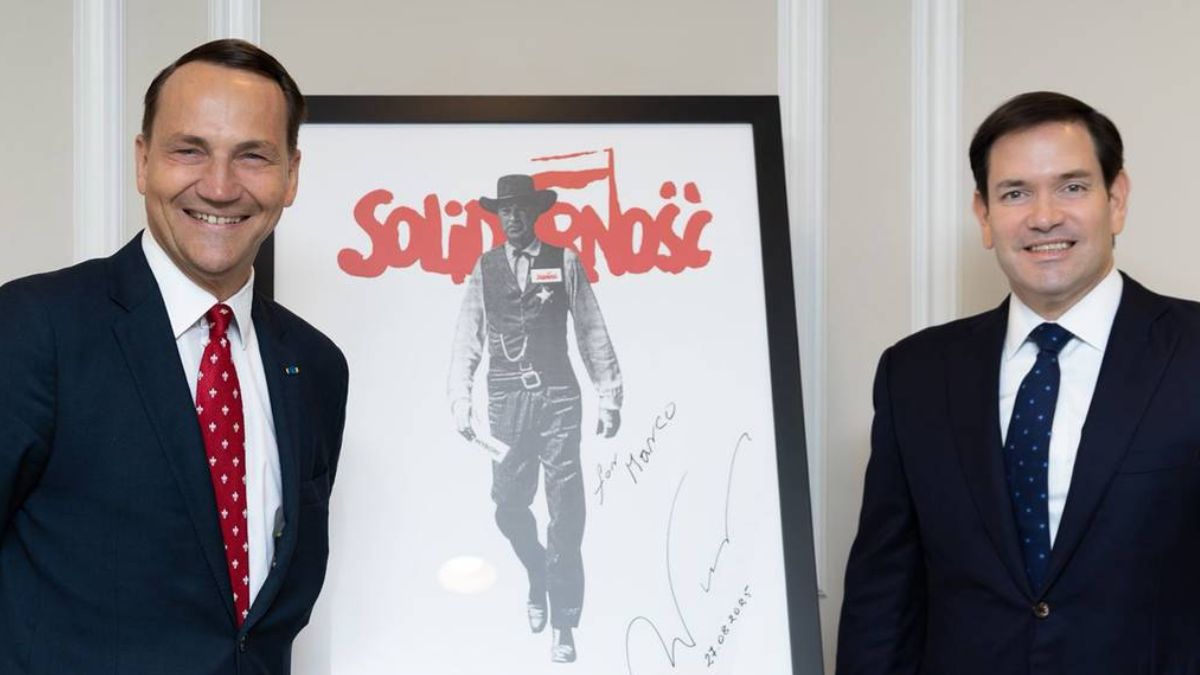 Radosław Sikorski wręczył Marco Rubio historyczny plakat z 1989 