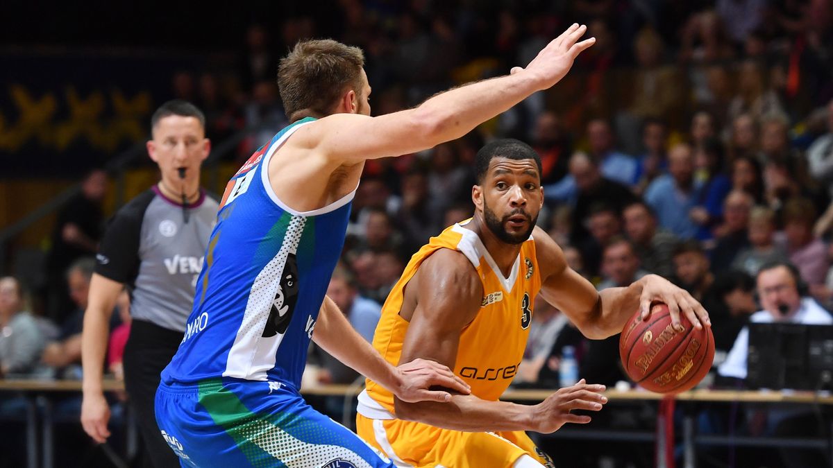 PAP / Marcin Gadomski / Na zdjęciu: Josh Bostic