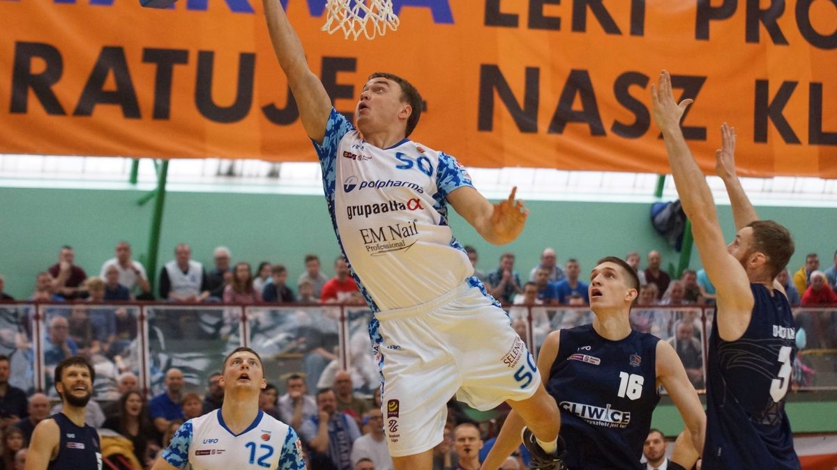 na zdjęciu: koszykarze Polpharmy Starogard Gdański i GTK Gliwice