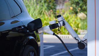 Geely ładuje się w megawatach. 4 minuty i jedziesz dalej.