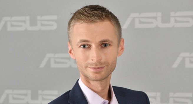 Marcin Piszczek awansuje w Asus Polska