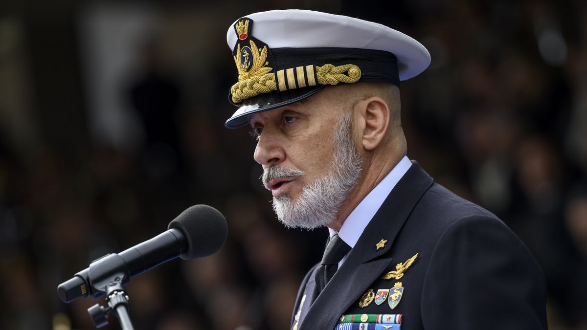 ROME, ITALY - FEBRUARY 27: Chief of Defense Staff Giuseppe Cavo Dragone delivers his speech during the ceremony for the Change of command of the Army Chief of Staff at the military city, Cecchignola, on February 27, 2024 in Rome, Italy. The Council of Ministers has appointed - on the proposal of Italian defence Minister Guido Crosetto - Army General Carmine Masiello as the new Chief of Staff of the Italian Army. He succeeds General Pietro Serino. General Carmine Masiello is a military paratrooper who began his career with the 185th Parachute Field Artillery Group and, from September 2010 to October 2011, was Commander of the "Folgore" Parachute Brigade. An expert on NATO and Atlantic relations, General Masiello's career has been marked by numerous activities in international crisis theatres, Iraq, Somalia, Bosnia Herzegovina, Lebanon and Afghanistan, as Commander of the 'Regional Command West' in 2011. (Photo by Antonio Masiello/Getty Images)