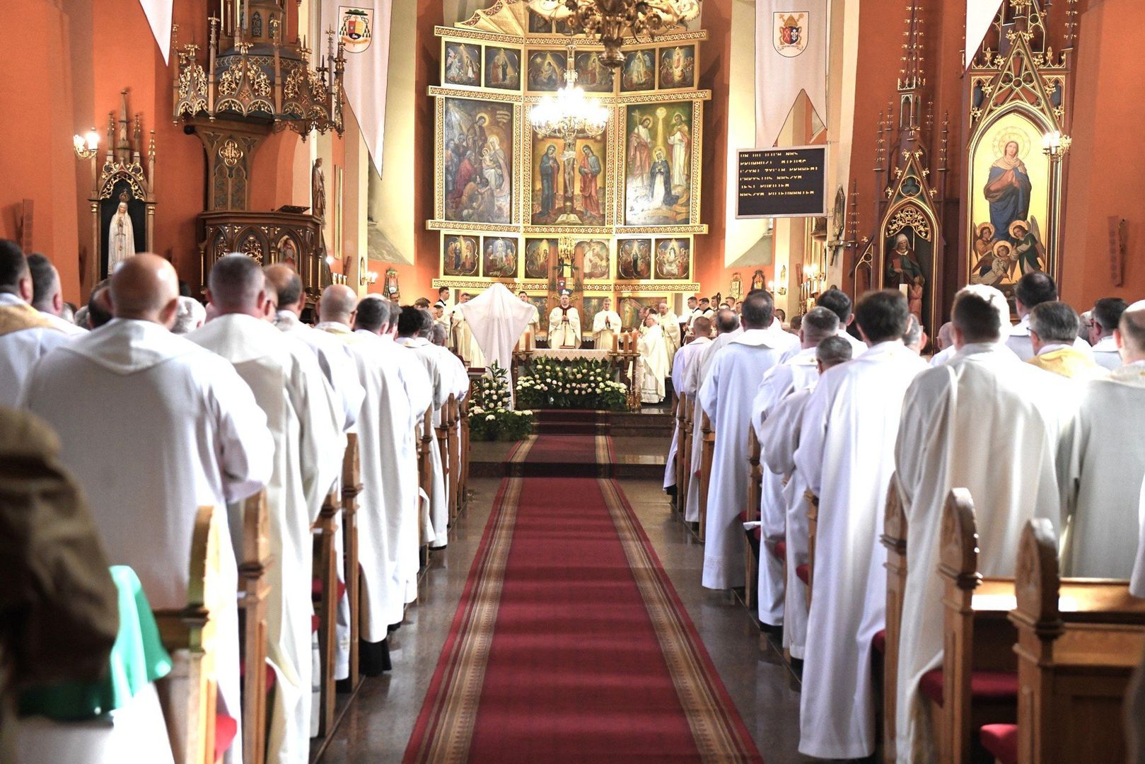 W tej grupie dosyć często są proboszczowie, którzy przechodzą na emeryturę. W tym roku jest tak w przypadku trzech kapłanów.ks. Piotr Bortnik - Zielona Góra, św. Jadwigi Śląskiejks. Jan Ciesielski - Bożnówks. Mieczysław Pospiech - Zielona Góra, Najświętszej Trójcyks. Rafał Zięciak - Gorzów Wlkp., Podwyższenia Krzyża Świętego