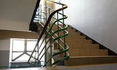 Strach wśród mieszkańców Warszawy. Po mieście grasuje mężczyzna ze strzykawką