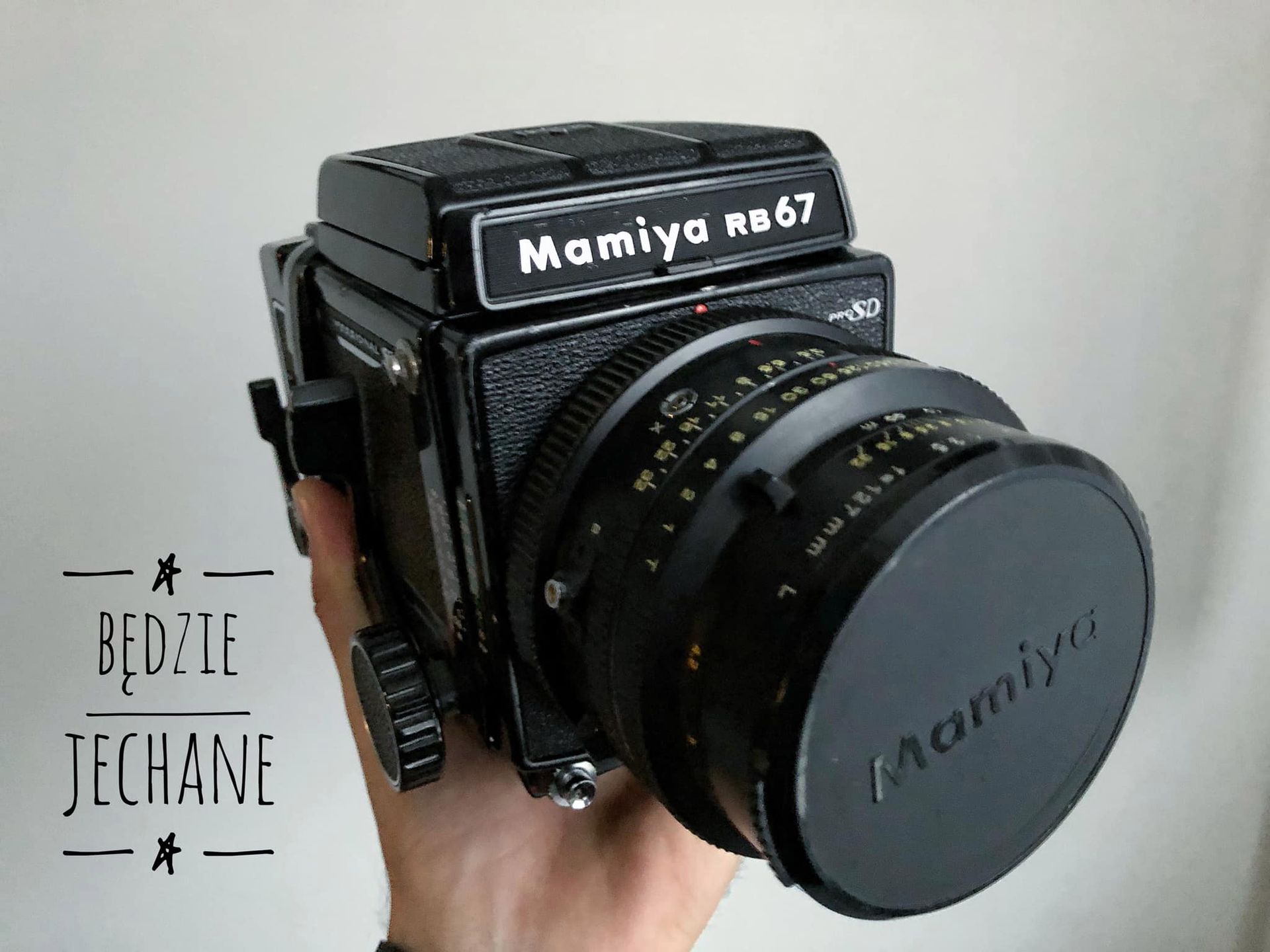 Fujifilm pokazało model modułowego średnioformatowego bezlusterkowca 5