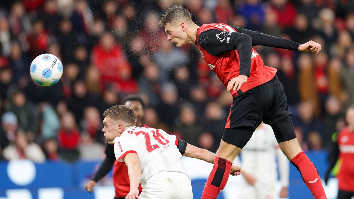 PAP/EPA / Christopher Neundorf / Patrik Schick w meczu z SC Freiburg