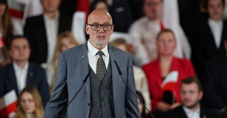 To on przedstawiał Nawrockiego. "Drastycznie jasno wystawiona czerwona kartka"