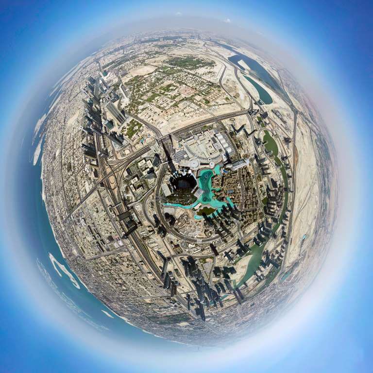 Nowy poziom selfie, czyli zdjęcie z 830-metrowego Burj Khalifa w Dubaju 3