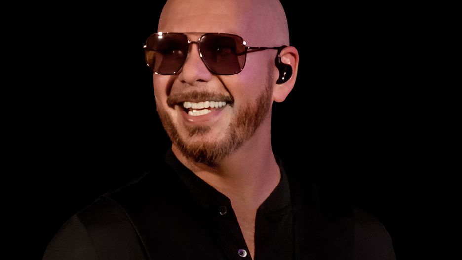 Pitbull zagra w Warszawie