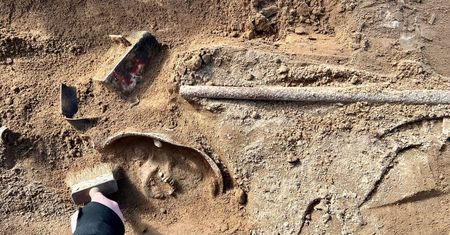 Szczątki z II wojny światowej na polu uprawnym. Odkrycie polskich archeologów