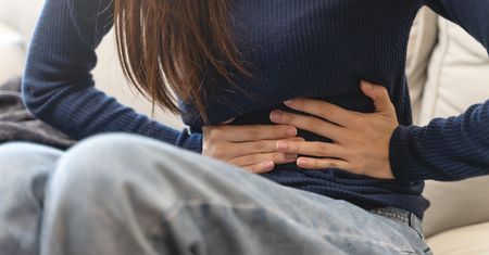 Co warto jeść w trakcie miesiączki? Lekarka nie ma wątpliwości