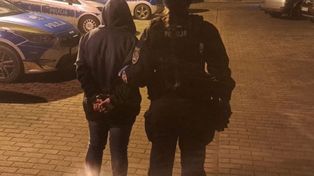 Milicz: Pijana 33-latka wtargnęła do L-ki i nie chciała wysiąść. Policjanci znaleźli przy kobiecie narkotyki