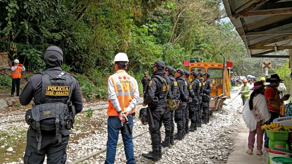 Ewakuacja turystów z Machu Picchu