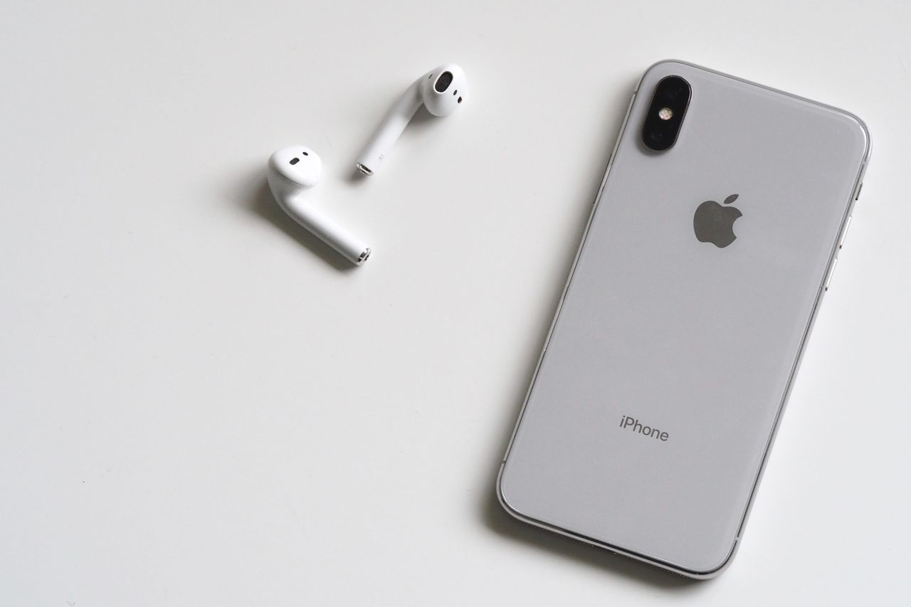 Nowe słuchawki Apple jeszcze w tym roku. AirPods 2 zaoferują więcej funkcji