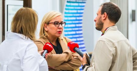 Paulina Hennig-Kloska reaguje na decyzję władz KO ws. wiatraków. "Dobrze się stało"