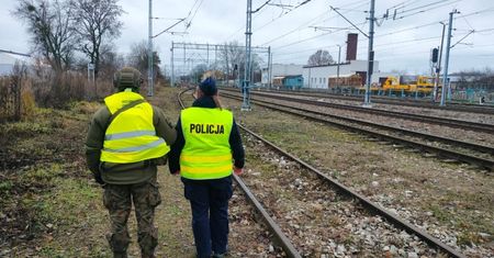 "TOR" - ostrowieccy policjanci dbają o bezpieczeństwo infrastruktury kolejowej