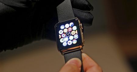 Kupili złotego Apple Watch za 17 tys. dolarów. Apple odwraca się od klientów
