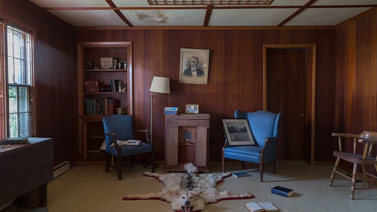 Fotograf odnalazł opuszczony dom lekarza. Wygląda jak miejsce z horroru 1