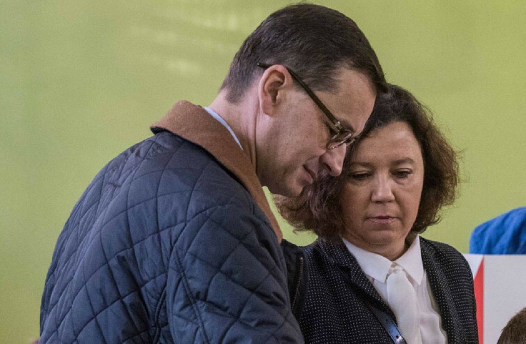Afera mailowa. Morawiecki chciał ujawnić majątek żony? 