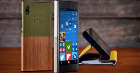 Wyjątkowo dziwaczny smartfon z Windows 10