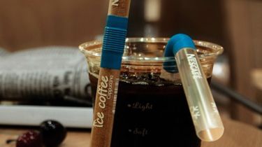 Kawa w słomce [wideo] 1