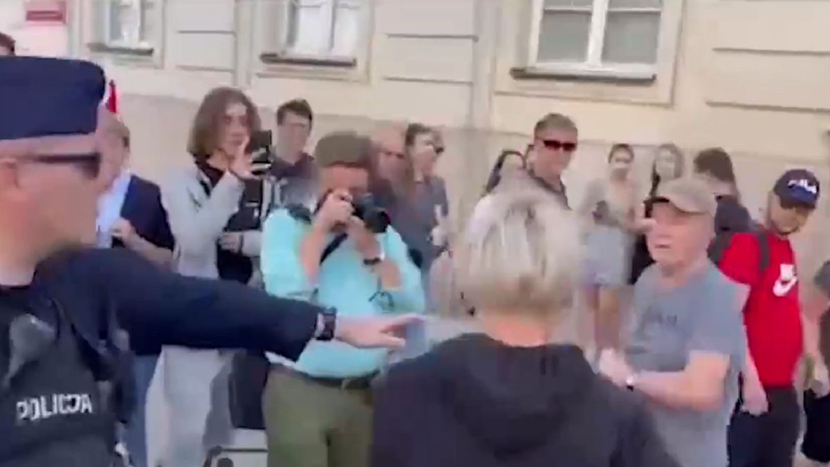 Awantura pod pałacem prezydenckim