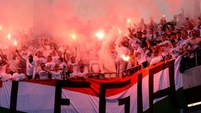 Kibice Legii Warszawa nie weszli na stadion w Białymstoku. Powodem flaga