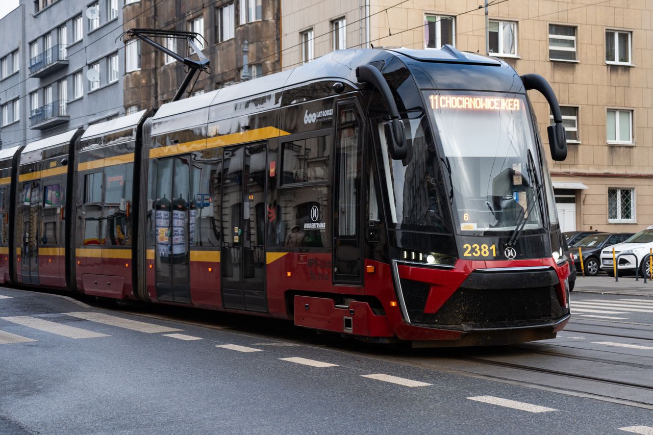 Łódź: MPK apeluje do kierowców. Chodzi o efekt "śliskiej szyny"