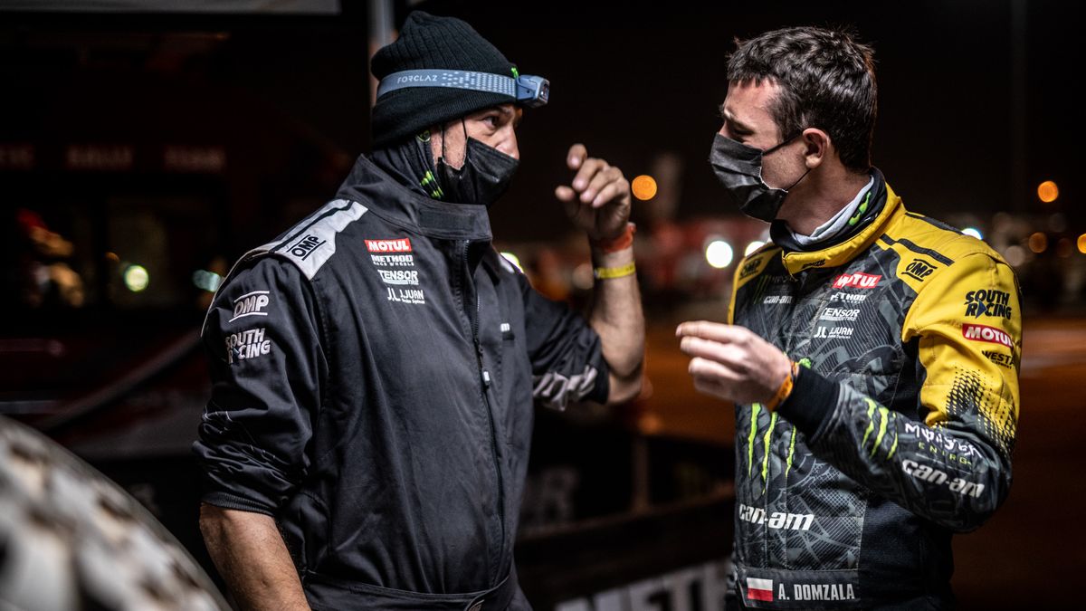 Materiały prasowe / Na zdjęciu: Aron Domżała (po prawej)