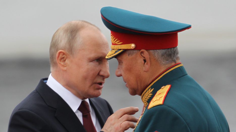 Prezydent Rosji Władimir Putin i minister obrony Siergiej Szojgu