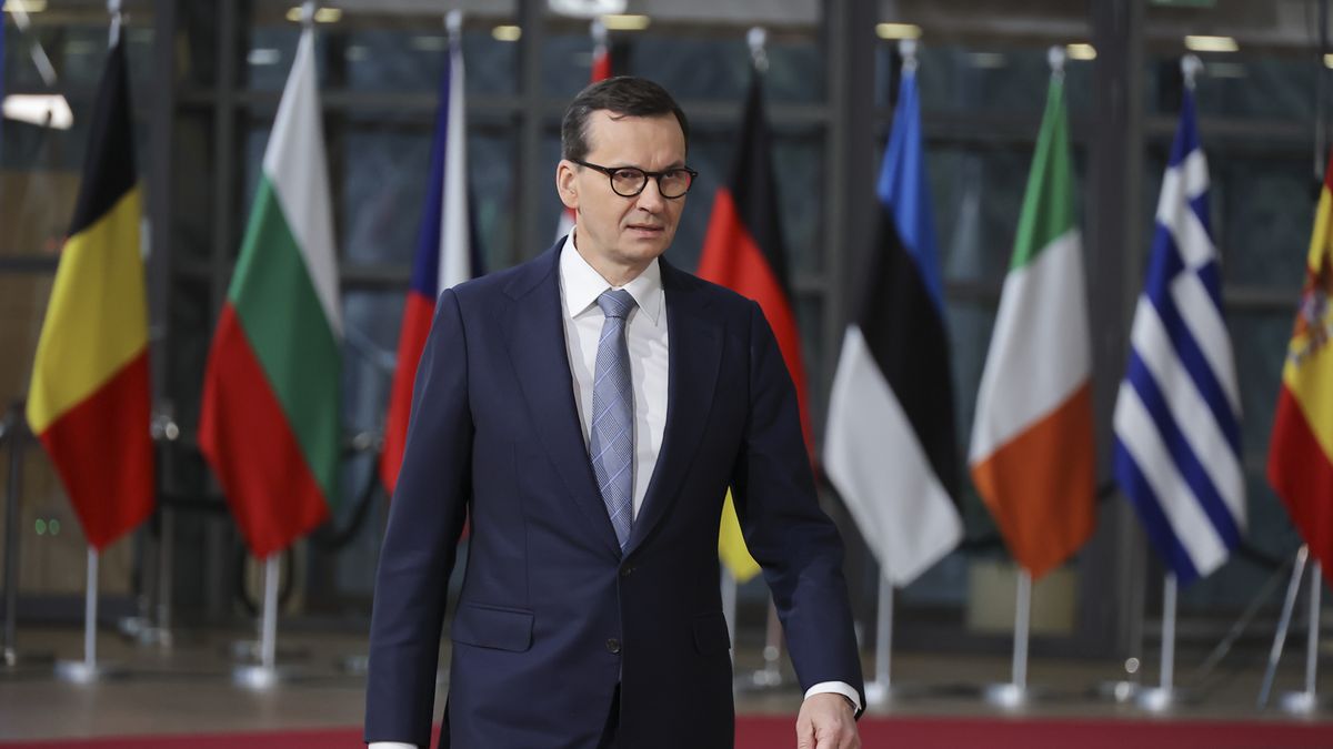 Rząd premiera Morawieckiego planuje zadłużyć Polskę na kolejne ok. 200 miliardów zł w 2023 r.