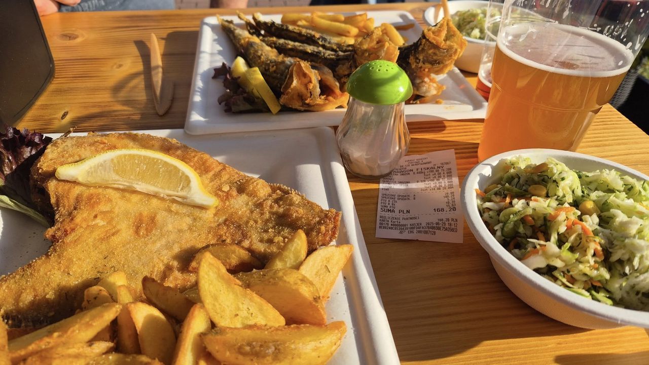 Cena smażonej ryby we Władysławowie. Pani Dorota pokazała "paragon nie-grozy"