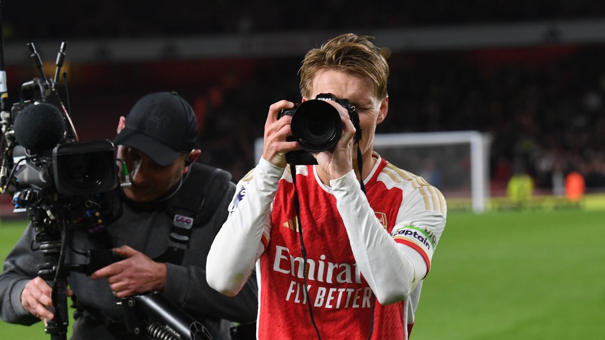 Zdjęcie okładkowe artykułu: Getty Images / Stuart MacFarlane / Na zdjęciu: Martin Odegaard w specyficzny sposób świętował zwycięstwo Arsenalu z Liverpoolem