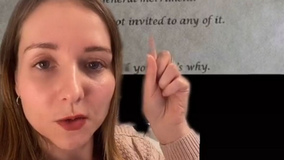 Anty zaproszenie na wesele, które pewna panna młoda wysłała do swoich rodziców. 