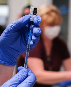 Diagnoza COVID-19 mimo szczepionki? To możliwe