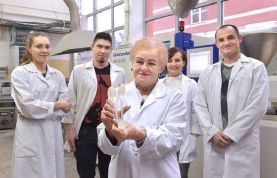 Gdańscy naukowcy opracowali w pełni biodegradowalny materiał do produkcji sztućców. Z kukurydzy i mąki ziemniaczanej