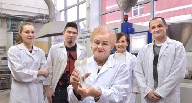 Gdańscy naukowcy opracowali w pełni biodegradowalny materiał do produkcji sztućców. Z kukurydzy i mąki ziemniaczanej