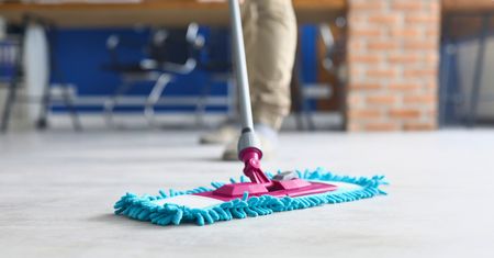 Niezawodny płyn do mycia podłóg. Są czyste jak łza