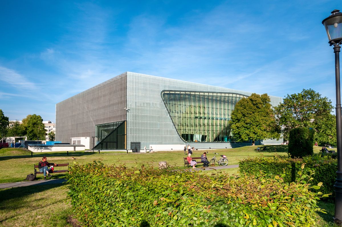 Muzeum mieści się w centrum dawnej Dzielnicy Północnej zamieszkiwanej przez Żydów