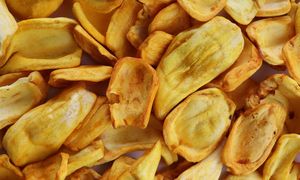 Przegryzam między posiłkami zamiast słodyczy. Trzyma cukier w ryzach, reguluje trawienie