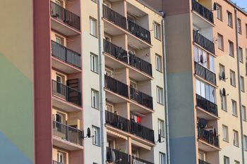 Opłaty wzrosły o 1000 zł. Mieszkańcy osiedla w Skórczu są załamani