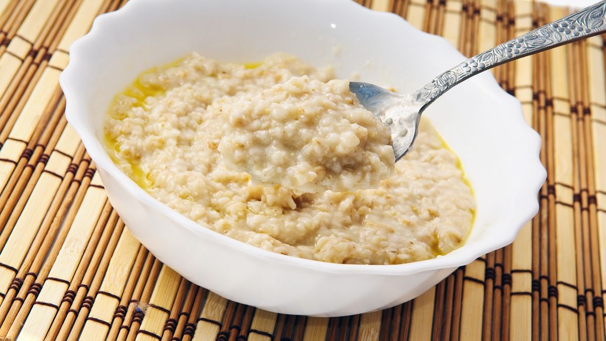 Dlaczego warto jeść owsiankę na śniadanie?