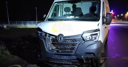 Zderzenie busa z osobówką. Kolizja w Przybysławicach. Strażacy z OSP Garbów w akcji