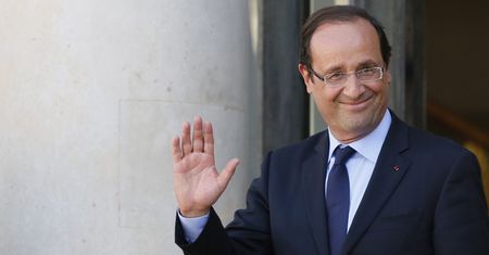 Hollande ostrzega Greków. Grozi im wyjściem w Eurolandu